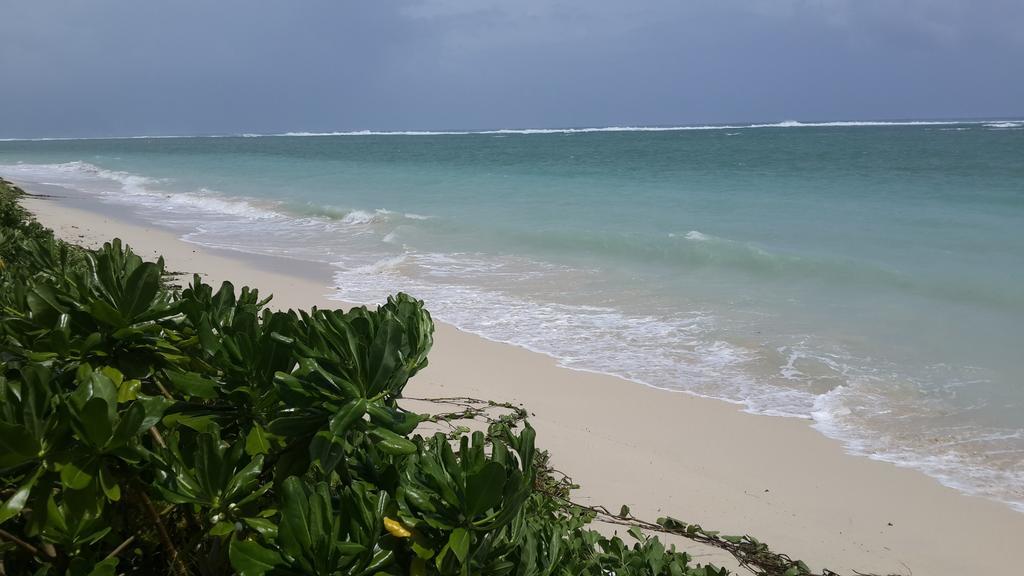 Villasun Seafront Apart At Capouest Flic en Flac Экстерьер фото